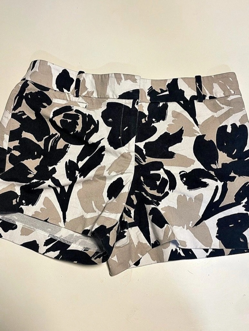 Ann Taylor LOFT The Riviera Short Floral High Waist Shorts in Black & White Like